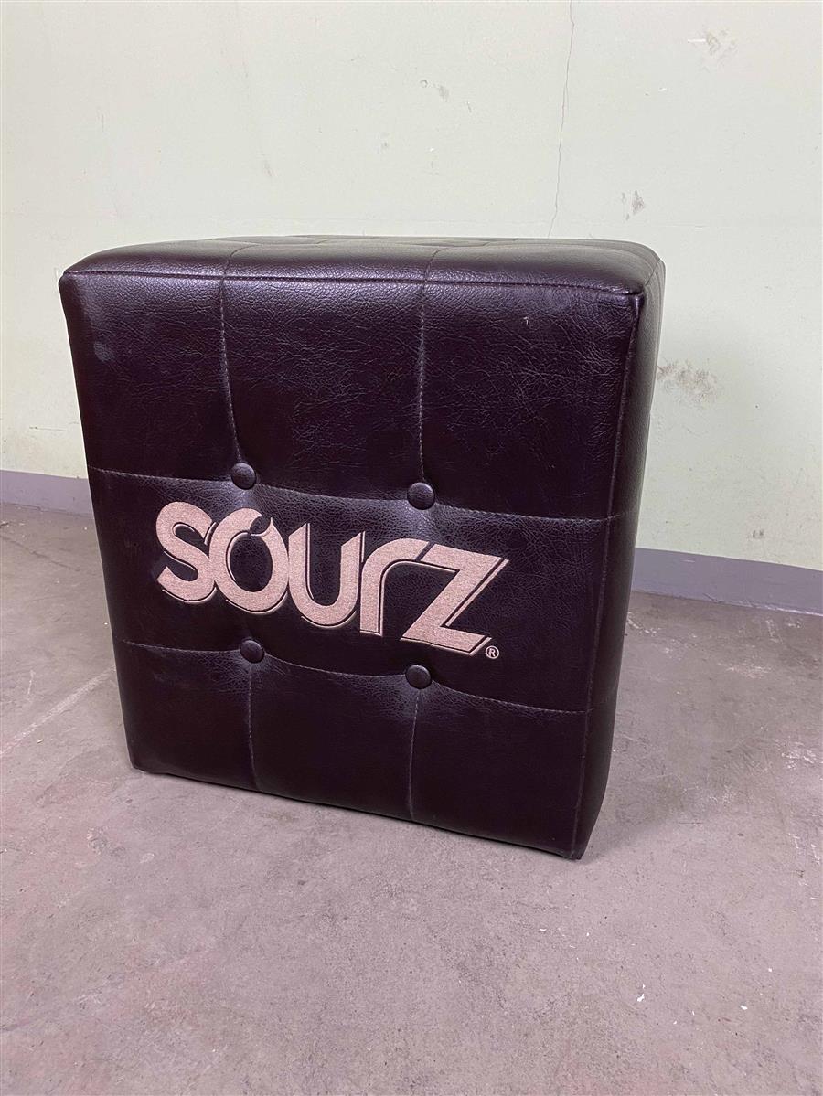 1x Sourz liqueur bar stool black leather – View 2