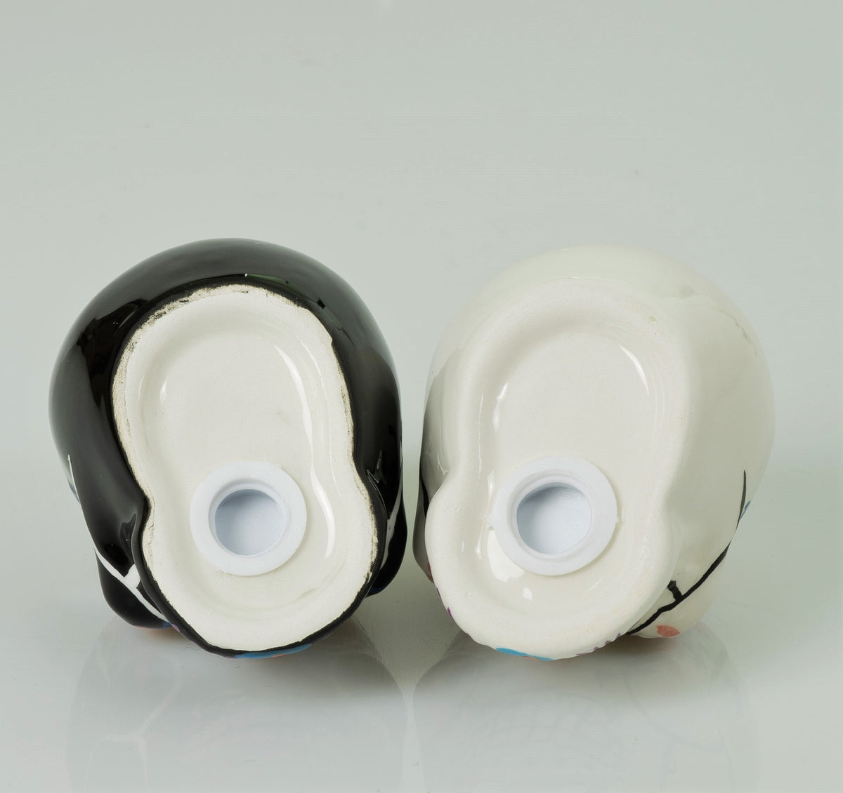 set of 2 Salitos Salt & Pepper Shakers White + Black for Tequila Shots Lemon – View 3