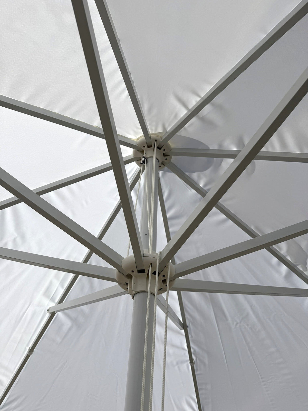 König Pilsner 4-meter ⌀ Umbrella—Brewery, Restaurant, Beer Garden Umbrella – View 2