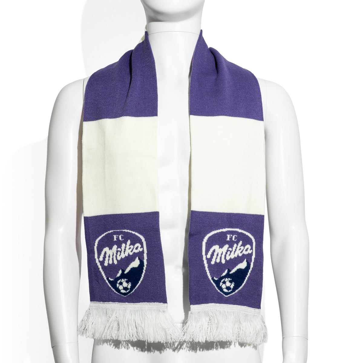 Milka Chocolate Leisure Bundle Set consisting of sunglasses, gloves, and wool scarf – View 2
