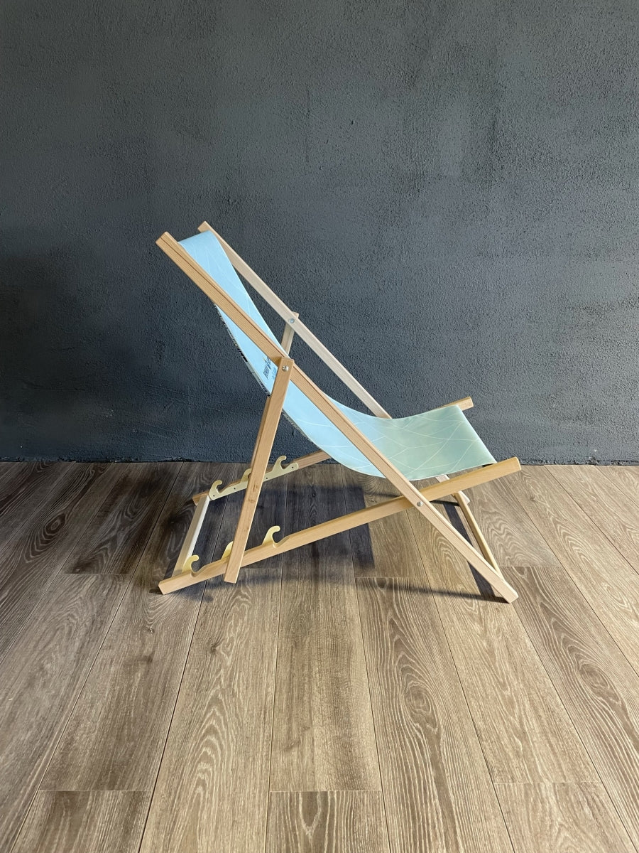 1x Bombay Gin deck chair wood blue colorful print – View 4