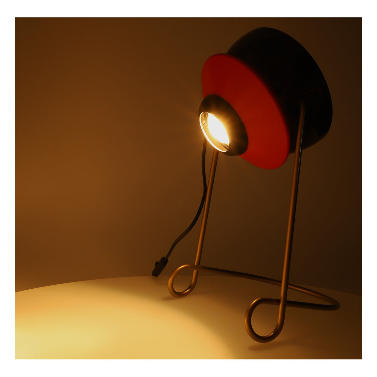 Leikeim Beer Bottle-Shaped Table Lamp, Swivel, Metal Stand, Bar Decor, Collector's Item – View 5