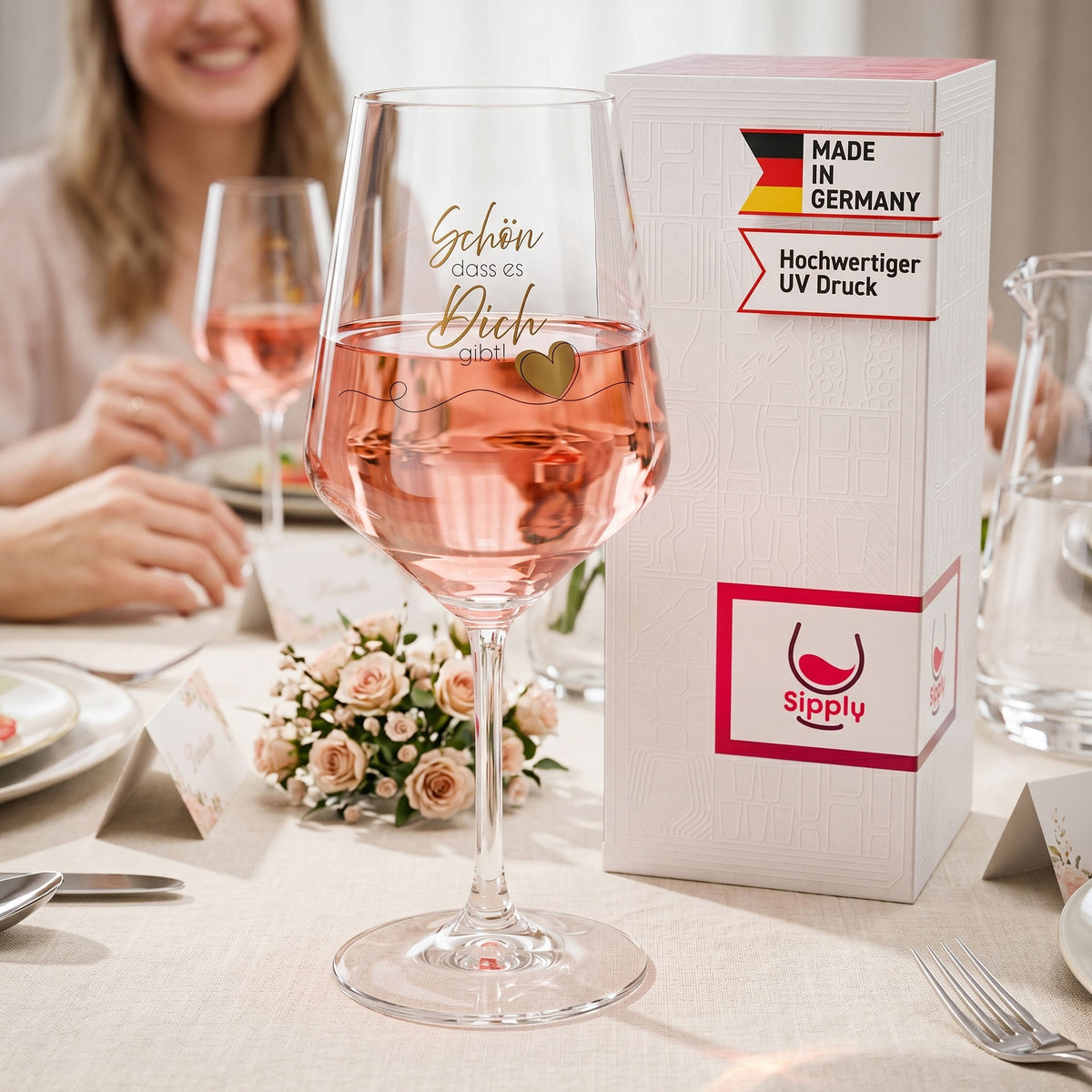 Sipply Wine Glass with Saying "So Glad You're Here!" 0.5 L – View 3
