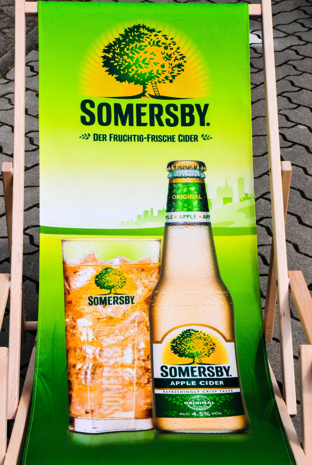 Somersby Cider Deck Chair Beach Chair Folding Lounger Made of Beech Wood – View 2
